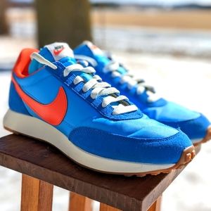 Nike Tailwind 79